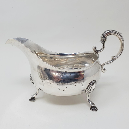 427 - A George II Irish silver sauce boat, 1739, 8.9 ozt, Provenance: From a large single owner collection... 