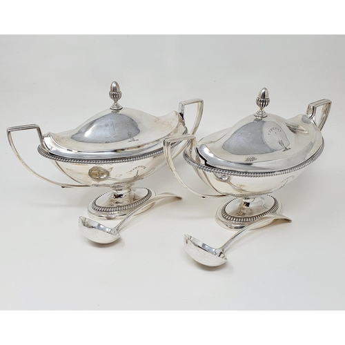 428 - A pair of George III oval silver sauce tureens and covers, Walter Brind, London, 1806,  41 ozt, and ... 