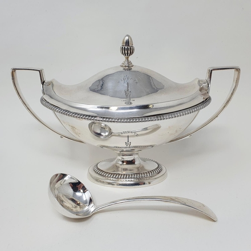 428 - A pair of George III oval silver sauce tureens and covers, Walter Brind, London, 1806,  41 ozt, and ... 