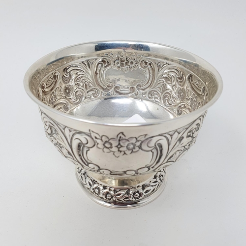 442 - A Victorian silver sugar bowl, London 1899, 4.2 ozt  Provenance: From a large single owner collectio... 