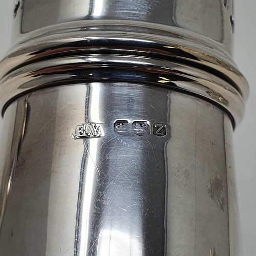 471 - A George VI silver sifter, Sheffield 1942, 4.1 ozt
Provenance: From a large single owner collection ... 