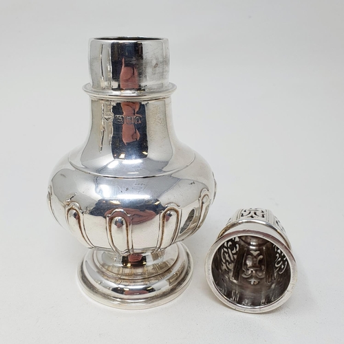 475 - An Edward VII silver sifter, London 1909, 5.8 ozt  Provenance: From a large single owner collection ... 