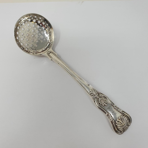 485 - A George IV silver fiddle thread and shell pattern sifter spoon, London 1822, 2.1 ozt Provenance: Fr... 