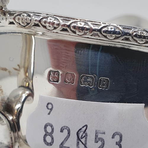 486 - A George V silver sauce boat, Birmingham 1926, 8.7 ozt
Provenance: From a large single owner collect... 