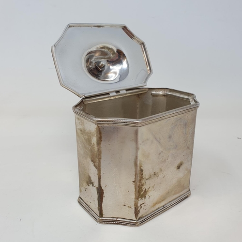 567 - A silver tea caddy, with re-entrant corners, London 1910, 7.7 ozt