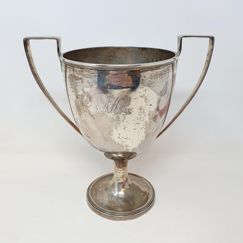 592 - A Victorian silver trophy cup, Sheffield 1872, 15.6 ozt