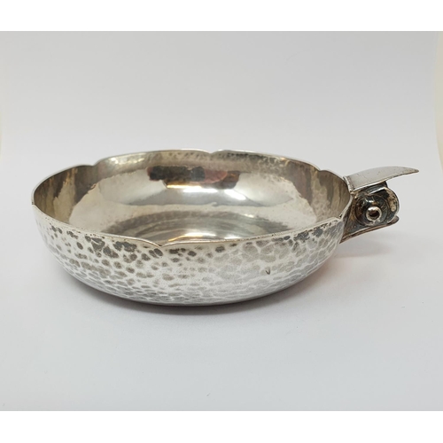 619 - A silver quaich, London 1928, approx. 4.0 ozt, lacks handle