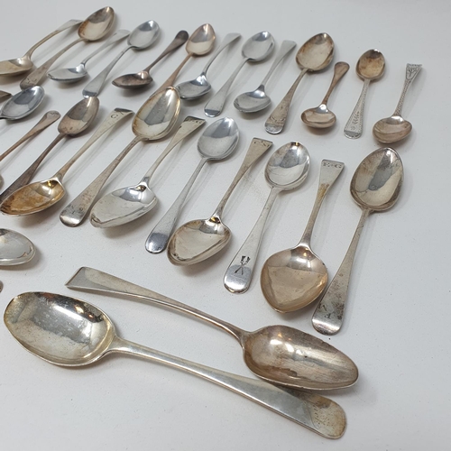 630 - A group of assorted tea and other spoons, various dates and makers, 11.6 ozt (29)