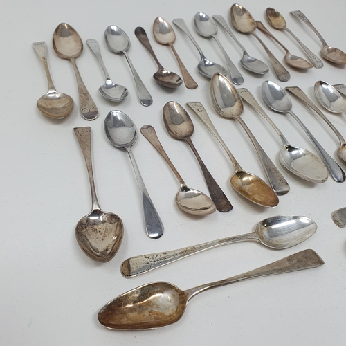 630 - A group of assorted tea and other spoons, various dates and makers, 11.6 ozt (29)