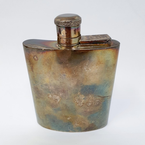 700 - A silver hip flask, Birmingham 1995, 4.5 ozt, 11 cm high