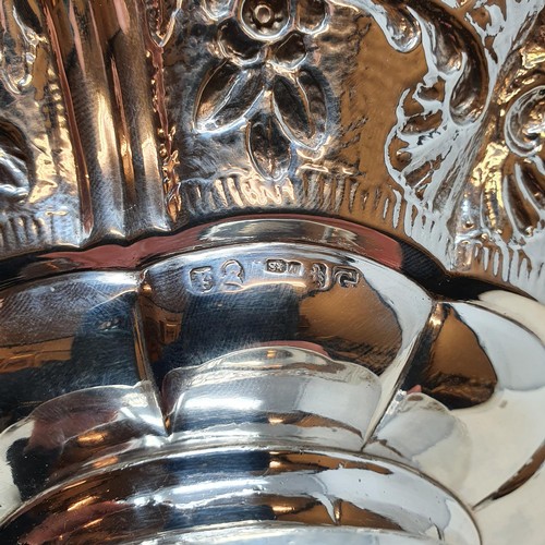 424 - A pair of George IV Scottish silver dessert bowls, Mitchell & Sons, Glasgow, 1825 (2)