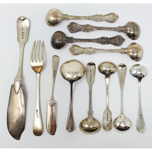 631 - Assorted silver mustard spoons, and other cutlery, various dates and makers, 7.7 ozt (12)