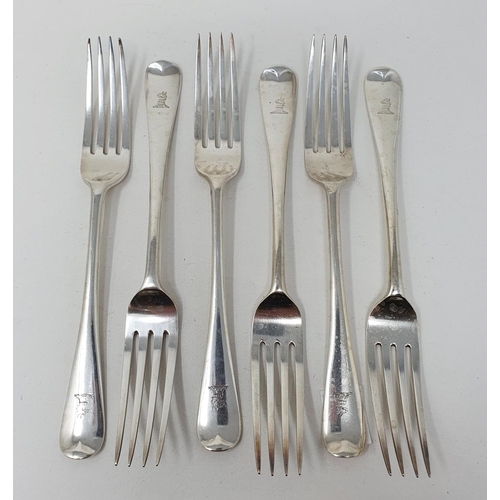 632 - A set of six silver Old English pattern table forks, crested, London 1904/12, 15.1 ozt (6)