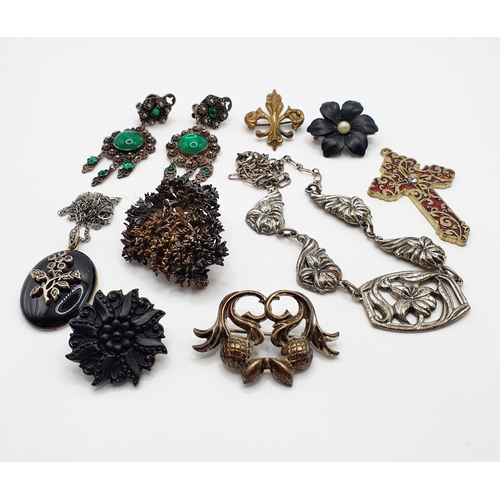 997 - A pair of paste set earrings and assorted costume jewellery