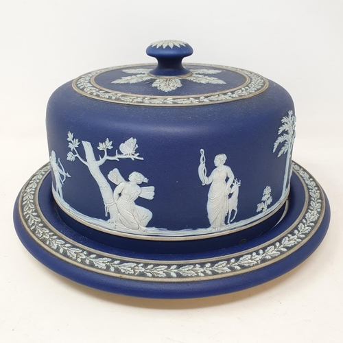 1038 - A late 19th century Wedgwood Jasperware cheese dish and cover, 22 cm diameter