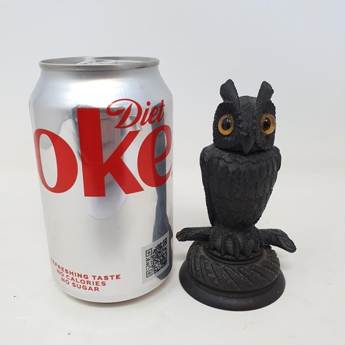 1143 - A 19th century carved inkwell, in the form of an owl, 10.5 cm high