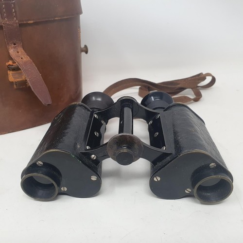 1175 - A pair of late 19th/early 20th century Carl Zeiss binoculars