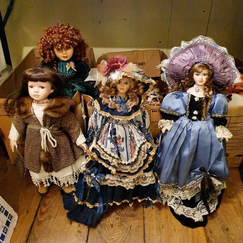 1111 - Assorted dolls (3 boxes)