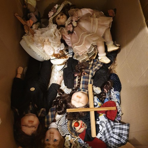 1111 - Assorted dolls (3 boxes)