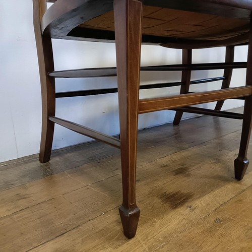 1207 - An early 20th century mahogany sofa, on spade feet, 121 cm wide