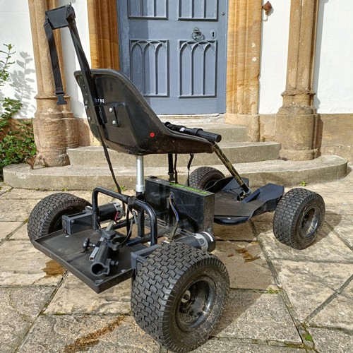 1311 - A battery operated folding golf cart