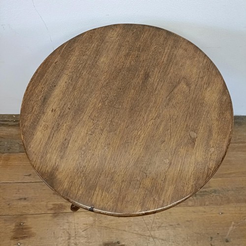 1316 - A mahogany table, on a tripod base, 45 cm wide