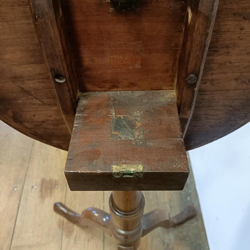 1316 - A mahogany table, on a tripod base, 45 cm wide