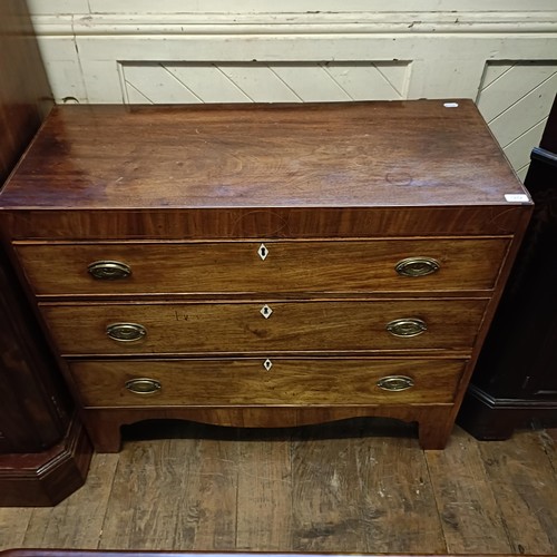 1252 - A mahogany chest, having three drawers, 102 cm wide