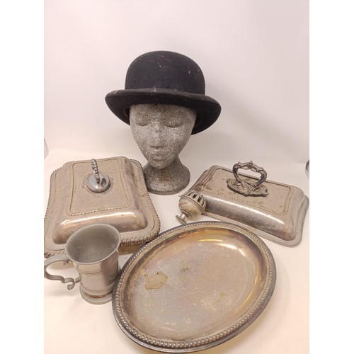 539 - A silver plated entrée dish and assorted silver plate and other items (box)