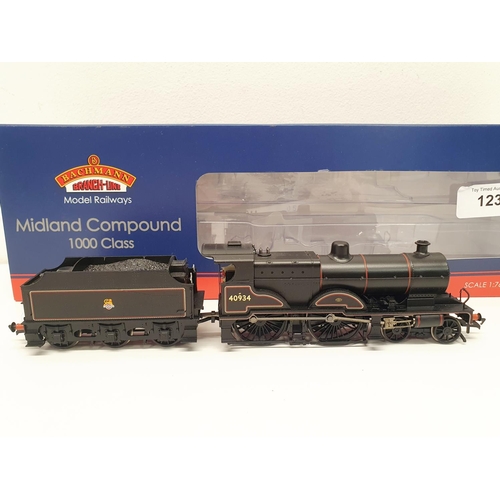 123 - A Bachmann OO gauge 4-4-0 locomotive and tender, No 31-932DC, boxed  Provenance: From a vast single ... 