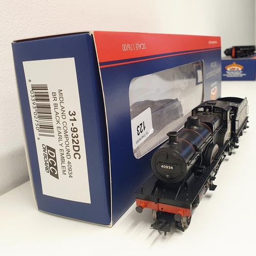 123 - A Bachmann OO gauge 4-4-0 locomotive and tender, No 31-932DC, boxed  Provenance: From a vast single ... 