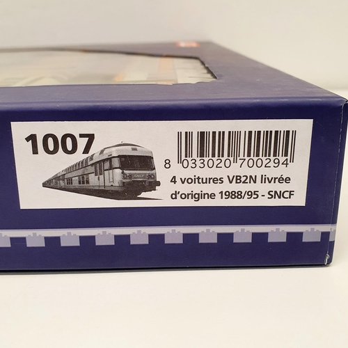 137 - A ViTrains HO gauge four car train set, No 1007, boxed  Provenance: From a vast single owner collect... 