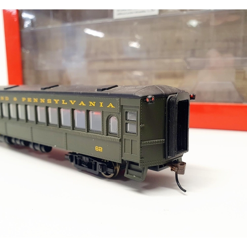 145 - A Spectrum HO gauge two car train set, No 81424, boxed  Provenance: From a vast single owner collect... 