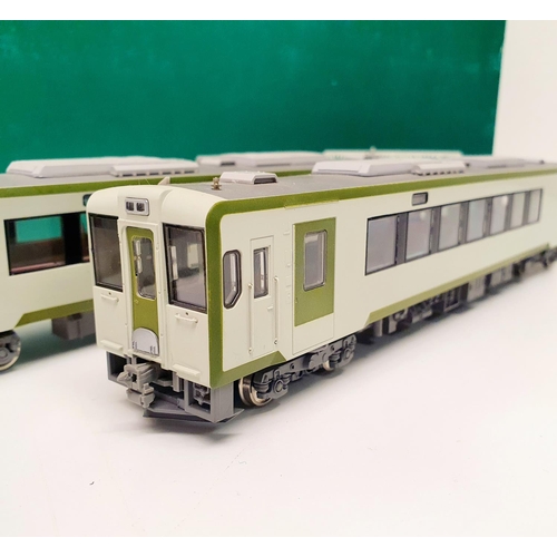 151 - A Prus Endo HO gauge two car train set, No DS91, boxed  Provenance: From a vast single owner collect... 