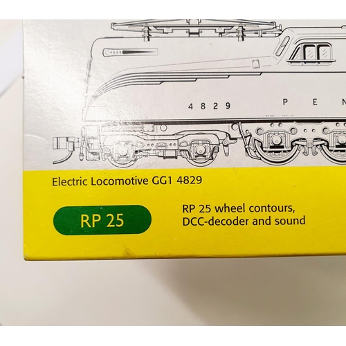 165 - A Trix HO gauge locomotive, No 22811, boxed  Provenance: From a vast single owner collection of OO g... 