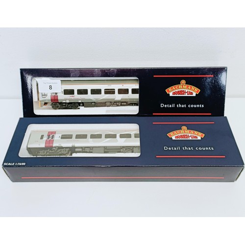 8 - A Bachmann OO gauge pair of carriages, No 31-514, boxed  Provenance: From a vast single owner collec...