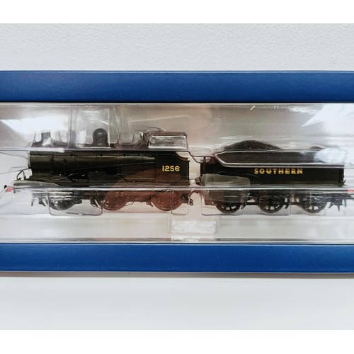 32 - A Bachmann OO gauge 0-6-0 locomotive and tender, No 31-461, boxed  Provenance: From a vast single ow...