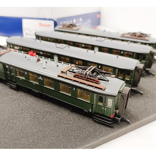 51 - A Roco HO gauge four car set, No 63140, boxed Provenance: From a vast single owner collection of OO ...