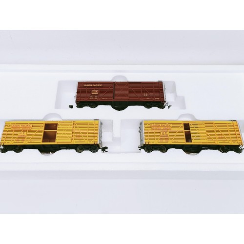 59 - A Marklin HO gauge three carriage set, No 45690, boxed  Provenance: From a vast single owner collect...