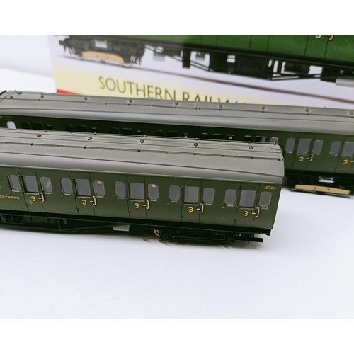 70 - A Hornby OO gauge two car set, No R3260, boxed  Provenance: From a vast single owner collection of O... 