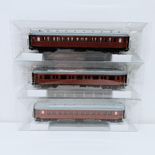 71 - A Bertren HO gauge three car train set, boxed   Provenance: From a vast single owner collection of O... 