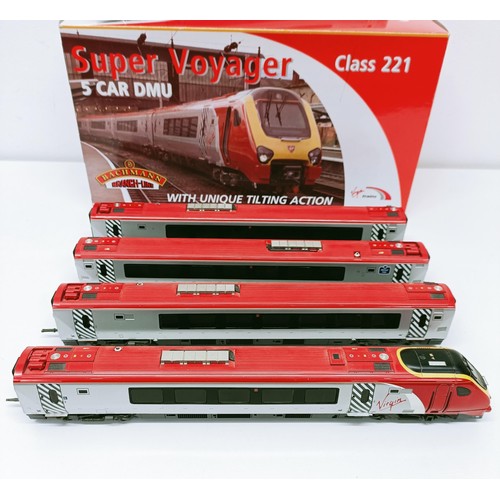 74 - A Bachmann OO gauge five car train set, No 32-625, boxed Provenance: From a vast single owner collec... 