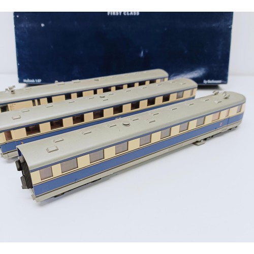 77 - A Liliput OO gauge three car train set, No L112603, boxed  Provenance: From a vast single owner coll... 