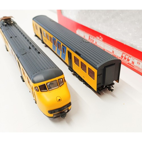 78 - A Fleischmann HO gauge two car train set, No 4472, boxed  Provenance: From a vast single owner colle... 