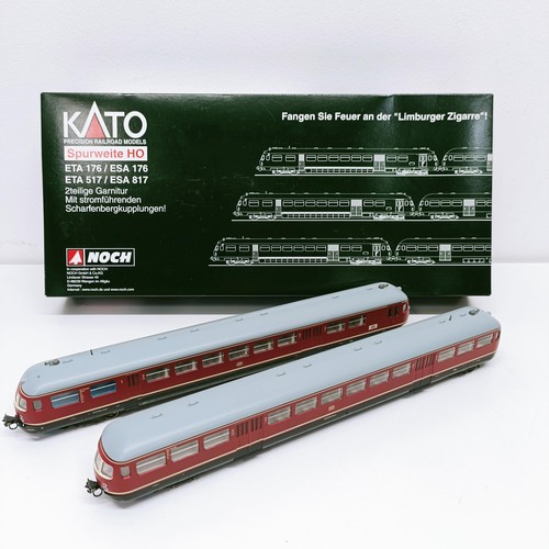 87 - A Kato HO gauge two car train set, No 73326, boxed  Provenance: From a vast single owner collection ... 