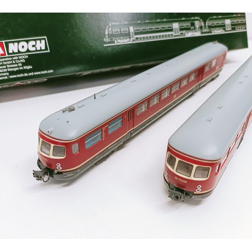 87 - A Kato HO gauge two car train set, No 73326, boxed  Provenance: From a vast single owner collection ... 