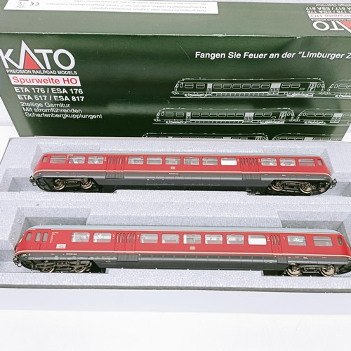 87 - A Kato HO gauge two car train set, No 73326, boxed  Provenance: From a vast single owner collection ... 