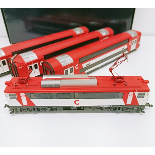 88 - An Electrotren HO gauge four car train set, No 3450, boxed Provenance: From a vast single owner coll... 