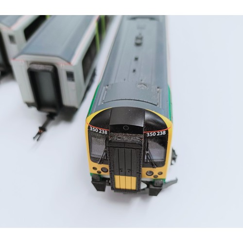 95 - A Bachmann OO gauge four car train set, No 31-031, boxed  Provenance: From a vast single owner colle... 