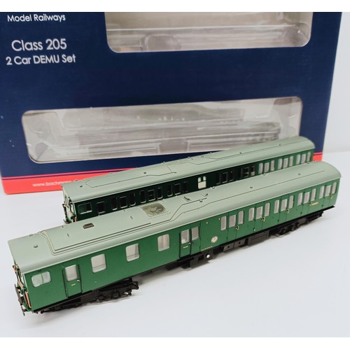 98 - A Bachmann OO gauge two car train set, No 31-236ZDS, boxed Provenance: From a vast single owner coll... 